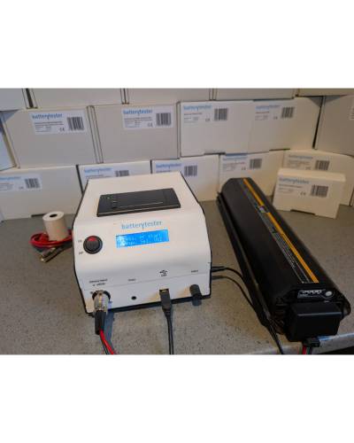 Testeur de batteries lithium 6 – 48V avec imprimante intégrée + 35 adaptateurs